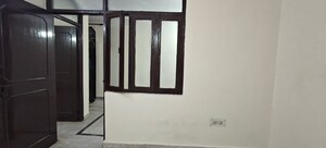 Room in 3 BHK Builder Floor at Mayur Vihar 1 – for Rent
