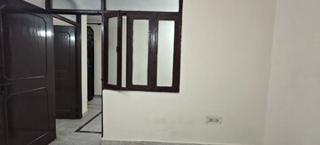 Room in 3 BHK Builder Floor at Mayur Vihar Phase 1 – for Rent