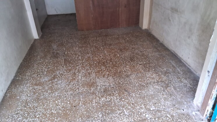 Room, chintamani-chs-byculla Commercial Shop 150 Sq.Ft. In Byculla Mumbai 9239184