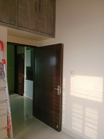 Room in 2 BHK Builder Floor at Huda – for Rent