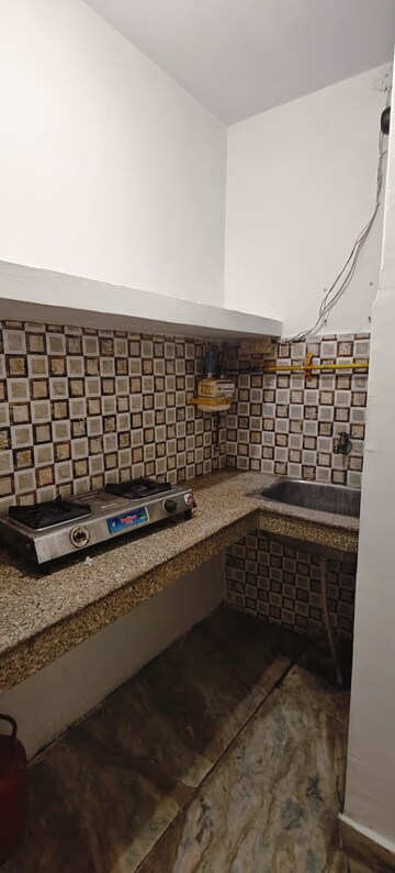 Kitchen in 1 BHK Builder Floor at Mayur Vihar Phase 1 – for Rent