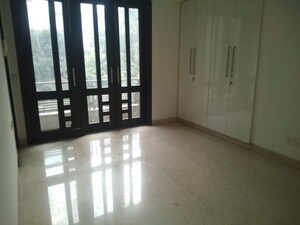 Room in 3 BHK Builder Floor at Shivalik Colony – for Rent