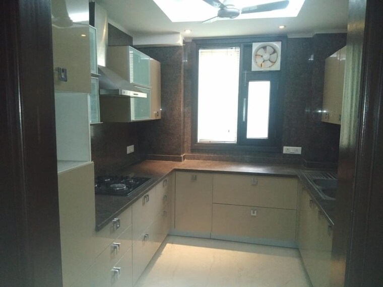 Kitchen, shivalik colony 3 Bedroom 200 Sq.Yd. Builder Floor In Shivalik Colony Delhi 9239211