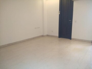 Room in 3 BHK Builder Floor at Shivalik Colony – for Rent