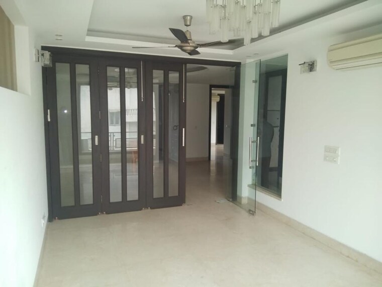 Room, shivalik colony 3 Bedroom 200 Sq.Yd. Builder Floor In Shivalik Colony Delhi 9239211