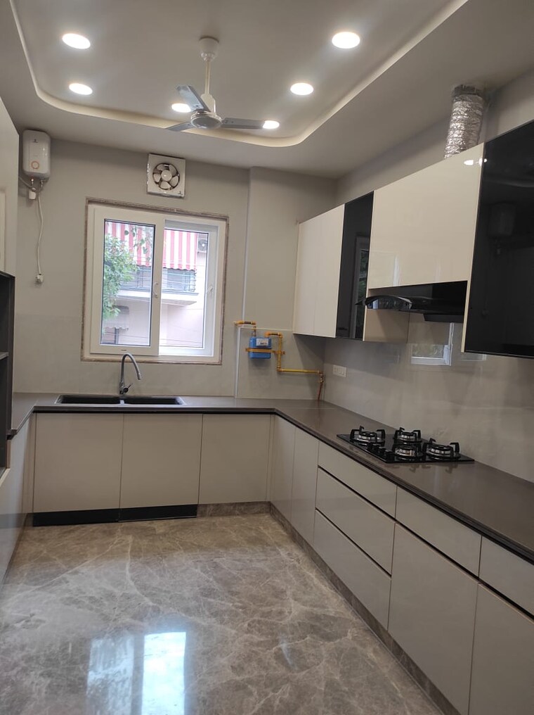Kitchen, safdarjung enclave 3 Bedroom 200 Sq.Yd. Builder Floor In Safdarjung Enclave Delhi 9239213