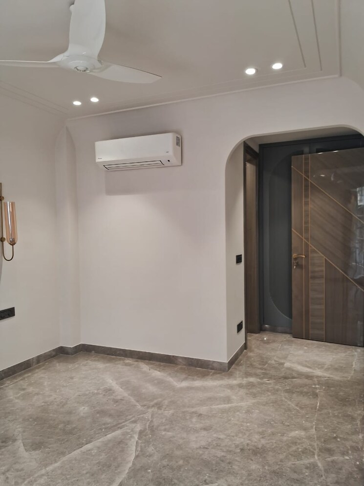 undefined, safdarjung enclave 3 Bedroom 200 Sq.Yd. Builder Floor In Safdarjung Enclave Delhi 9239213