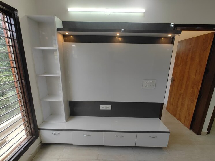 undefined, krishna-tower-noida 3 Bedroom 1550 Sq.Ft. Builder Floor In Sector 73 Noida 9239214