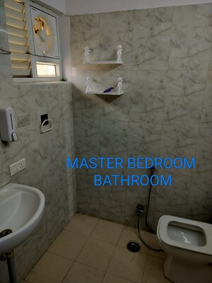 Bathroom in 3 BHK Apartment at Gomti Nagar – for Rent