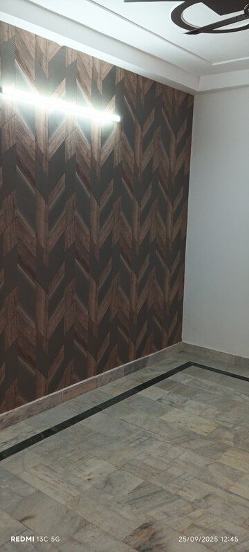 Furnished Amenities in 2 BHK Builder Floor at Shalimar Garden – for Sale