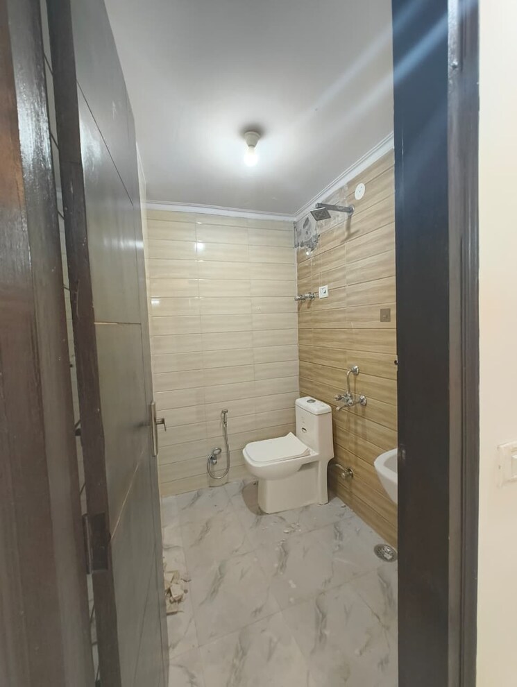 Bathroom, chattarpur 1 RK 600 Sq.Ft. Builder Floor In Chattarpur Delhi 9239228