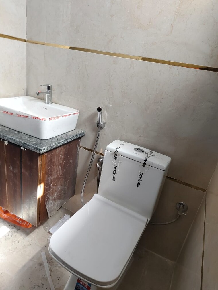 undefined, sector 57 3 Bedroom 2100 Sq.Ft. Builder Floor In Sector 57 Gurgaon 9239279