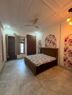 Bedroom in 3 BHK Builder Floor at Sector 57 – for Rent