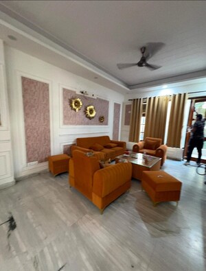 Living Room in 3 BHK Builder Floor at Sector 57 – for Rent