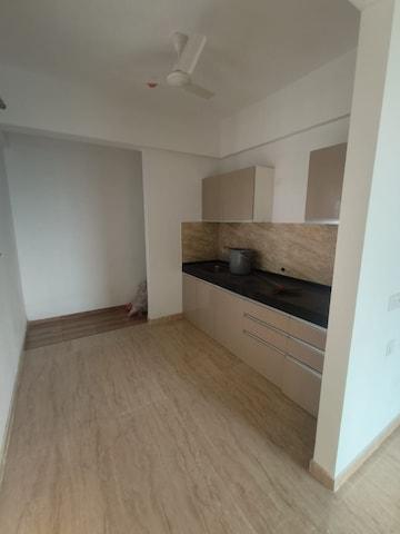 Room in 2.5 BHK Apartment at VTP Belair, Mahalunge – for Rent