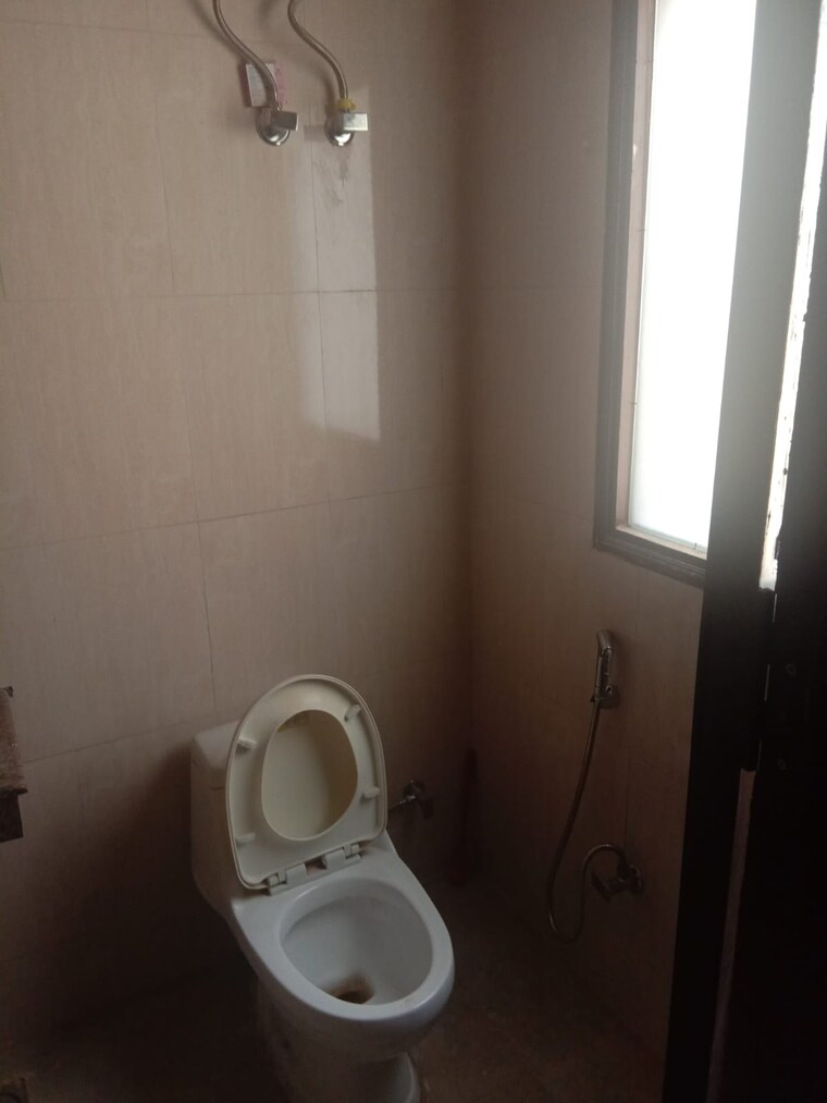 Bathroom, sector 56 1 RK 450 Sq.Ft. Builder Floor In Sector 56 Gurgaon 9239344