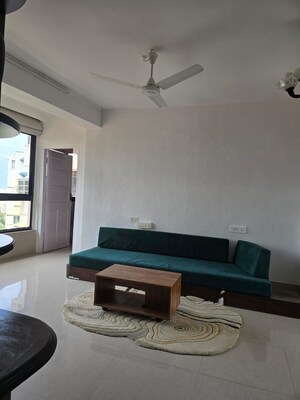 1.5 BHK Apartment For Rent in Florida Apartment Bandra, Bandra West