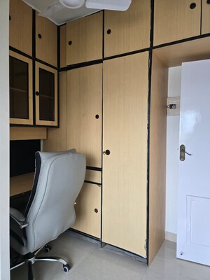 Bedroom in 1.5 BHK Apartment at Florida Apartment Bandra, Bandra West – for Rent