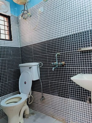 Bathroom in 1.5 BHK Builder Floor at Sector 56 – for Rent