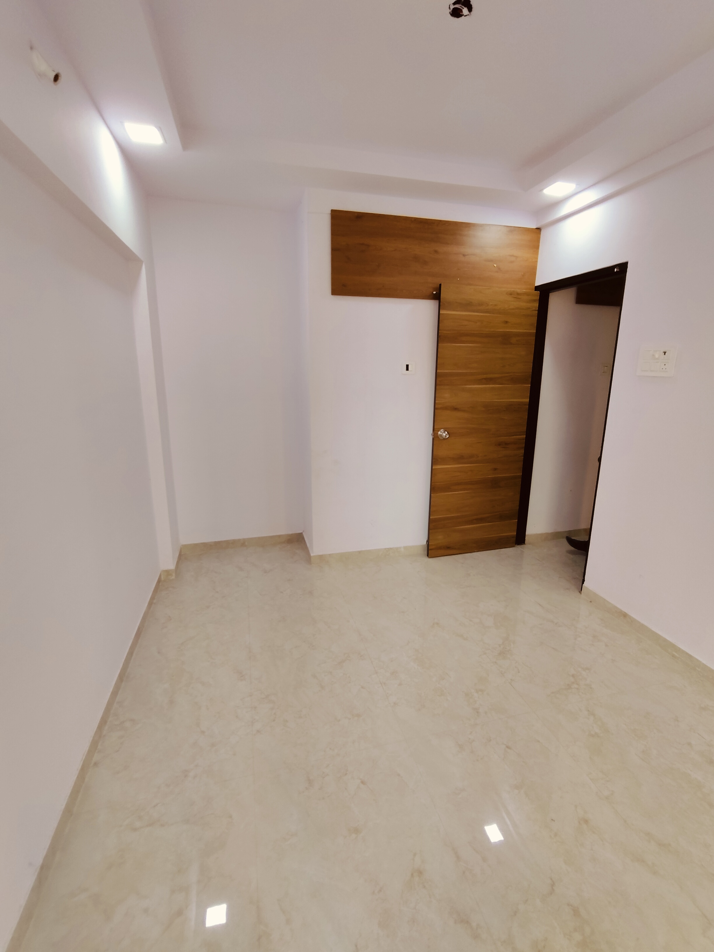 1 BHK + Extra Room 600 Sq.Ft. Apartment in Smith Towers