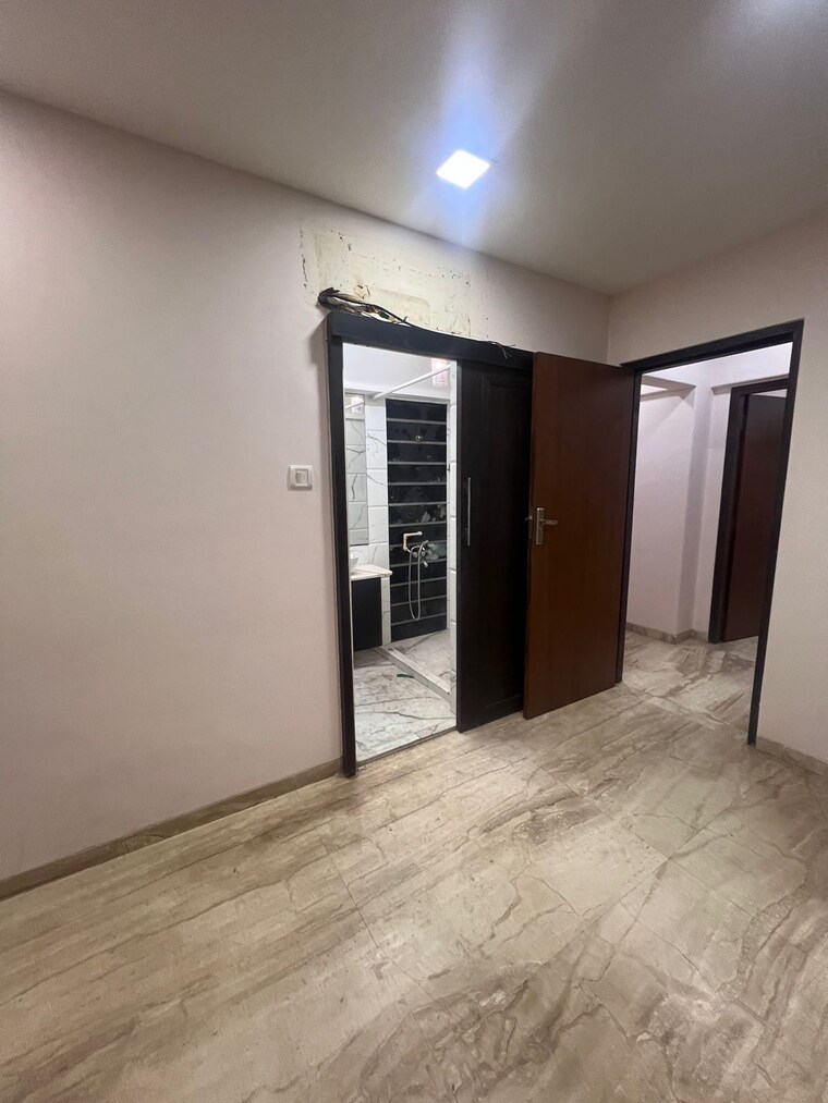 Room, bandra west 3 Bedroom 1100 Sq.Ft. Apartment In Bandra West Mumbai 9239394