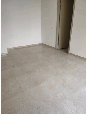 Room in 2 BHK Apartment at Embassy One Thane, Panch Pakhadi – for Rent