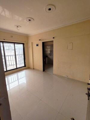 Room in 1 BHK Apartment at Shree Manibhadra Heights, Nalasopara West – for Rent