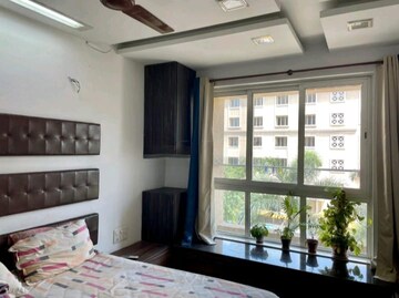 Room in 2.5 BHK Apartment at Vijay Orovia, Ghodbunder Road – for Rent