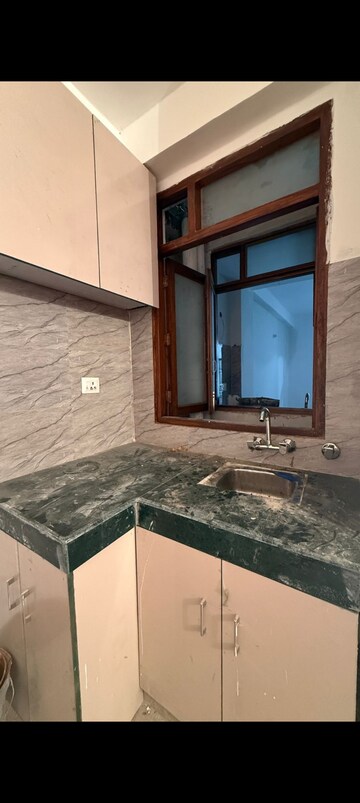 Room in 1 RK Builder Floor at Saket – for Rent