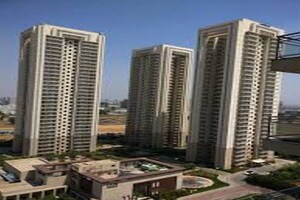 3 BHK Apartment – Exterior View View at DLF Park Place, Sector 54 - for Sale