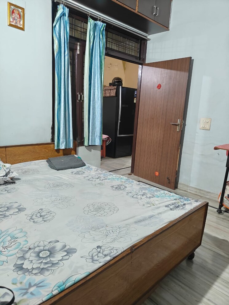 Bedroom, laxman vihar phase 2 4 Bedroom 125 Sq.Yd. Independent House In Laxman Vihar Phase 2 Gurgaon 9239549