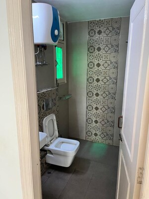 Bathroom in 3 BHK Builder Floor at Unitech South City II, Sector 50 – for Rent