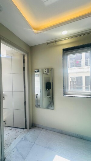 Building Lobby in 1 BHK Builder Floor at Saket – for Rent