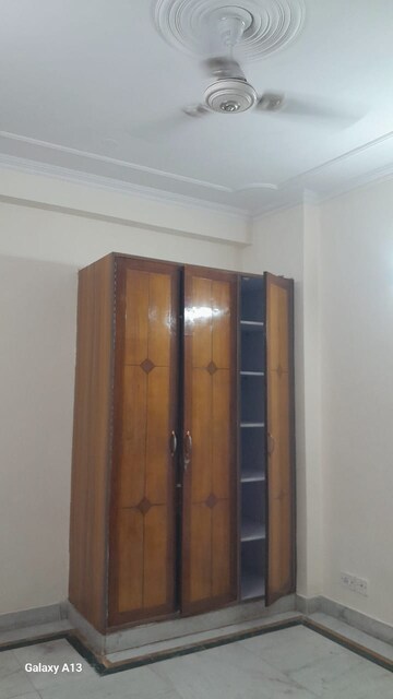 Furnished Amenities in 2 BHK Builder Floor at Unitech South City II, Sector 50 – for Rent