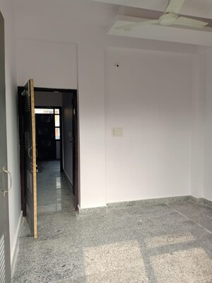 Room in 3 BHK Builder Floor at Uppal Southend, Sector 49 – for Rent