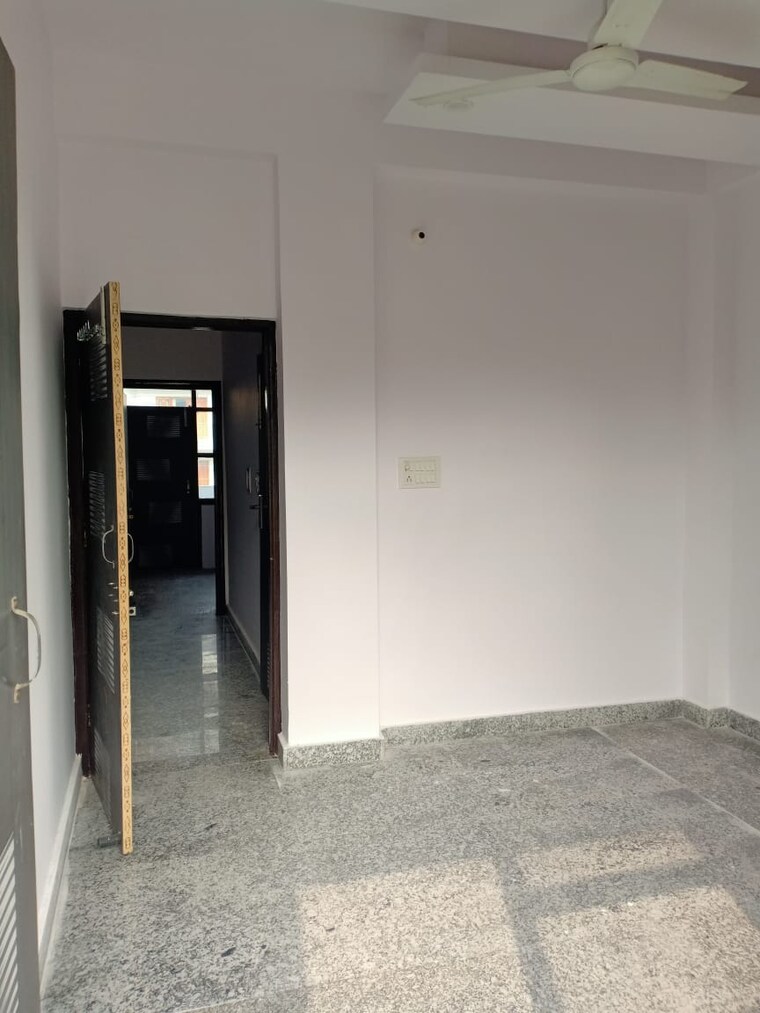 Room, uppal-southend 3 Bedroom 1850 Sq.Ft. Builder Floor In Sector 49 Gurgaon 9239589