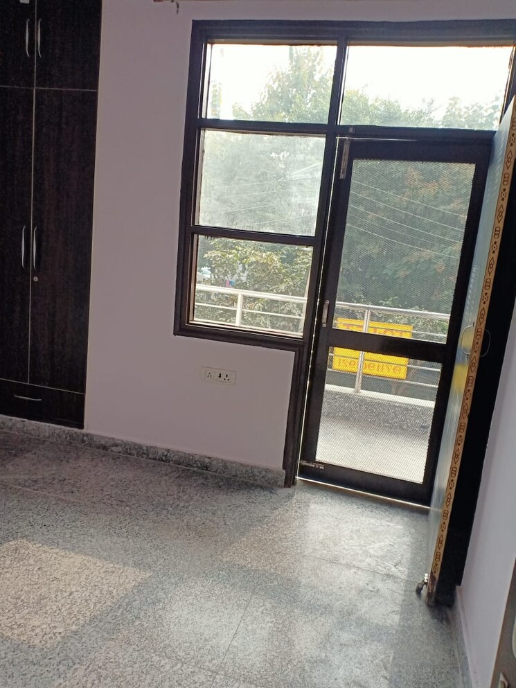 Room, uppal-southend 3 Bedroom 1850 Sq.Ft. Builder Floor In Sector 49 Gurgaon 9239589