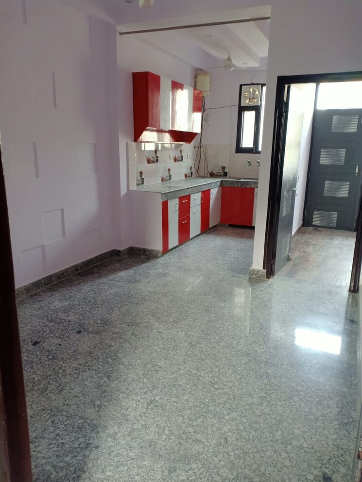 Room, uppal-southend 3 Bedroom 1850 Sq.Ft. Builder Floor In Sector 49 Gurgaon 9239589