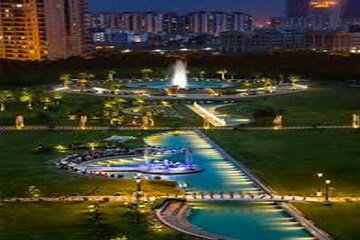 Swimming Pool in 4 BHK Apartment at Central Park Resorts, Sector 48 – for Sale