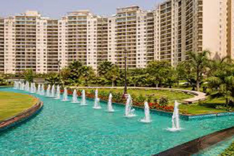 Swimming Pool, central-park-resorts 4 Bedroom 3931 Sq.Ft. Apartment In Sector 48 Gurgaon 9239547