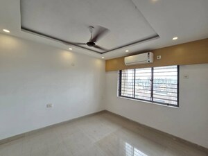 Room in 4 BHK Apartment at New Town Action Area ii – for Sale