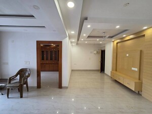 Room in 4 BHK Apartment at New Town Action Area ii – for Sale