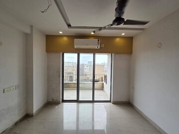 Room in 4 BHK Apartment at New Town Action Area ii – for Sale