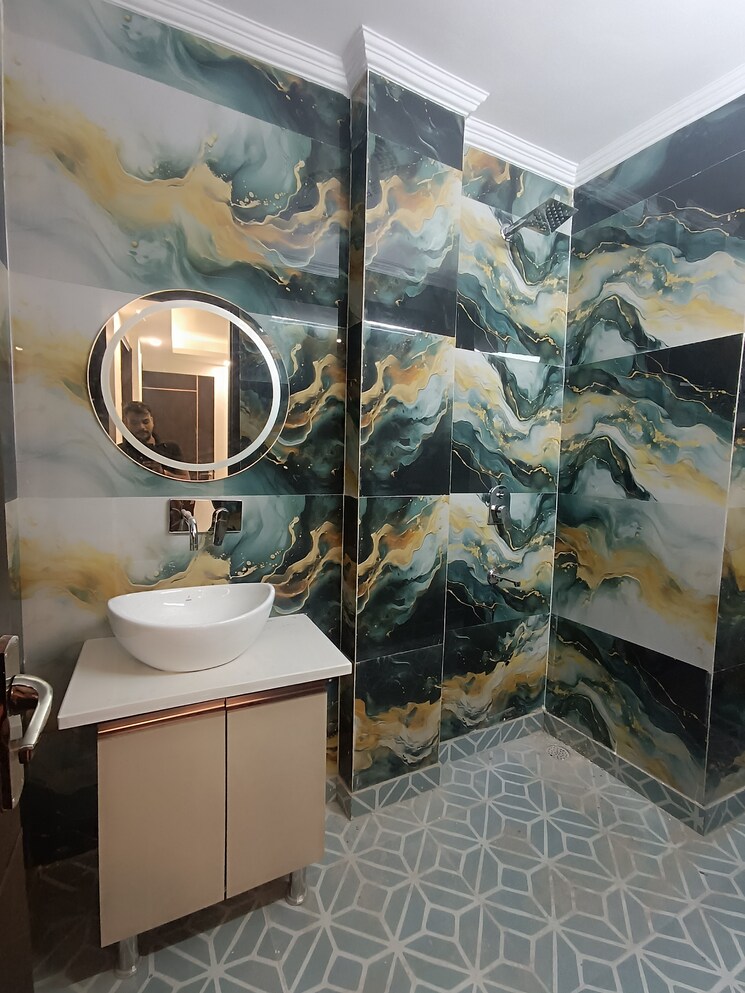 Bathroom, govindpuri 3 Bedroom 950 Sq.Ft. Builder Floor In Govindpuri Delhi 9239651