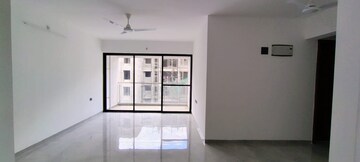 Room in 3 BHK Apartment at Unique Youtopia, Kharadi – for Rent