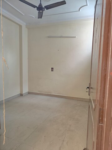 Room in 1 BHK Builder Floor at Saket – for Rent