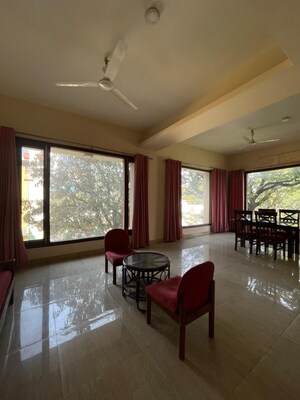 Parking in 3 BHK Builder Floor at Karanpur – for Rent