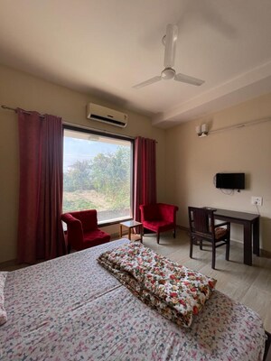 Bedroom in 3 BHK Builder Floor at Karanpur – for Rent