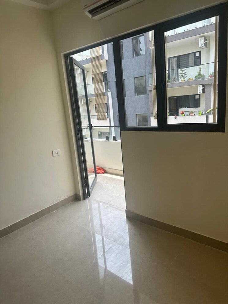 Room, suncity-vatsal-valley 3 Bedroom 1430 Sq.Ft. Apartment In Gwal Pahari Gurgaon 9239749