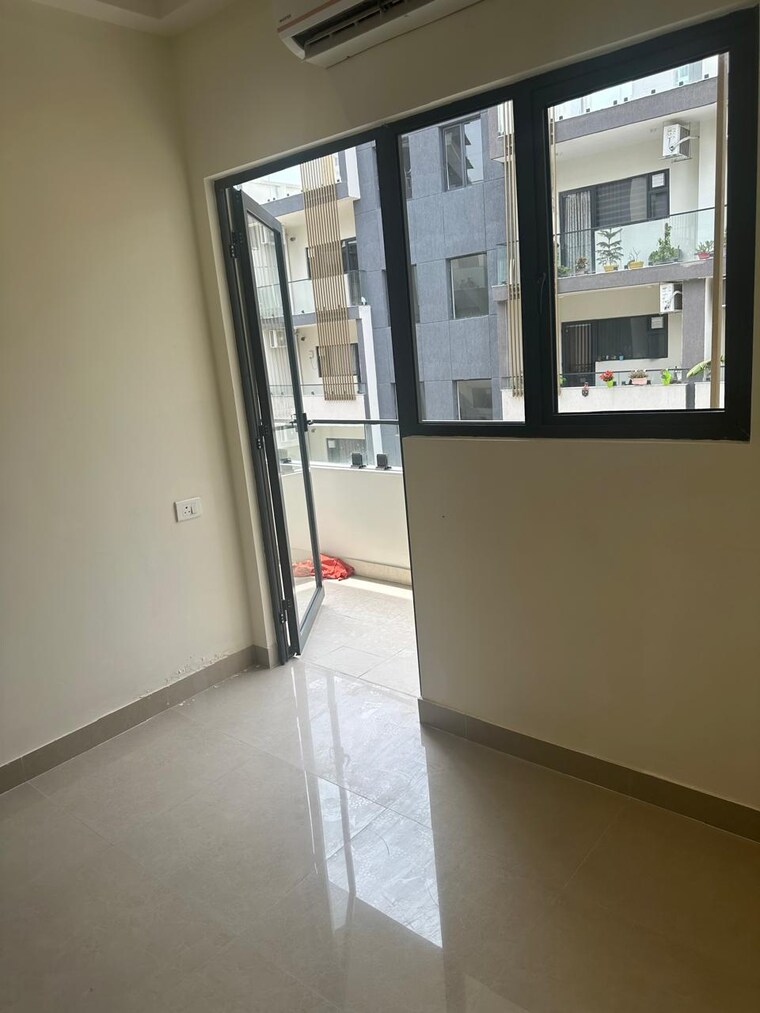 Room, suncity-vatsal-valley 3 Bedroom 1430 Sq.Ft. Apartment In Gwal Pahari Gurgaon 9239749